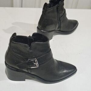 Steve Madden RAYELLE Black Leather Ankle Boots with Buckle Detail Size 10